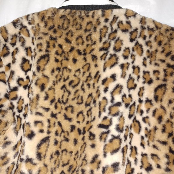 VIGOSS LEOPARD PRINT FAUX FUR BOMBER JACKET - Picture 3 of 11